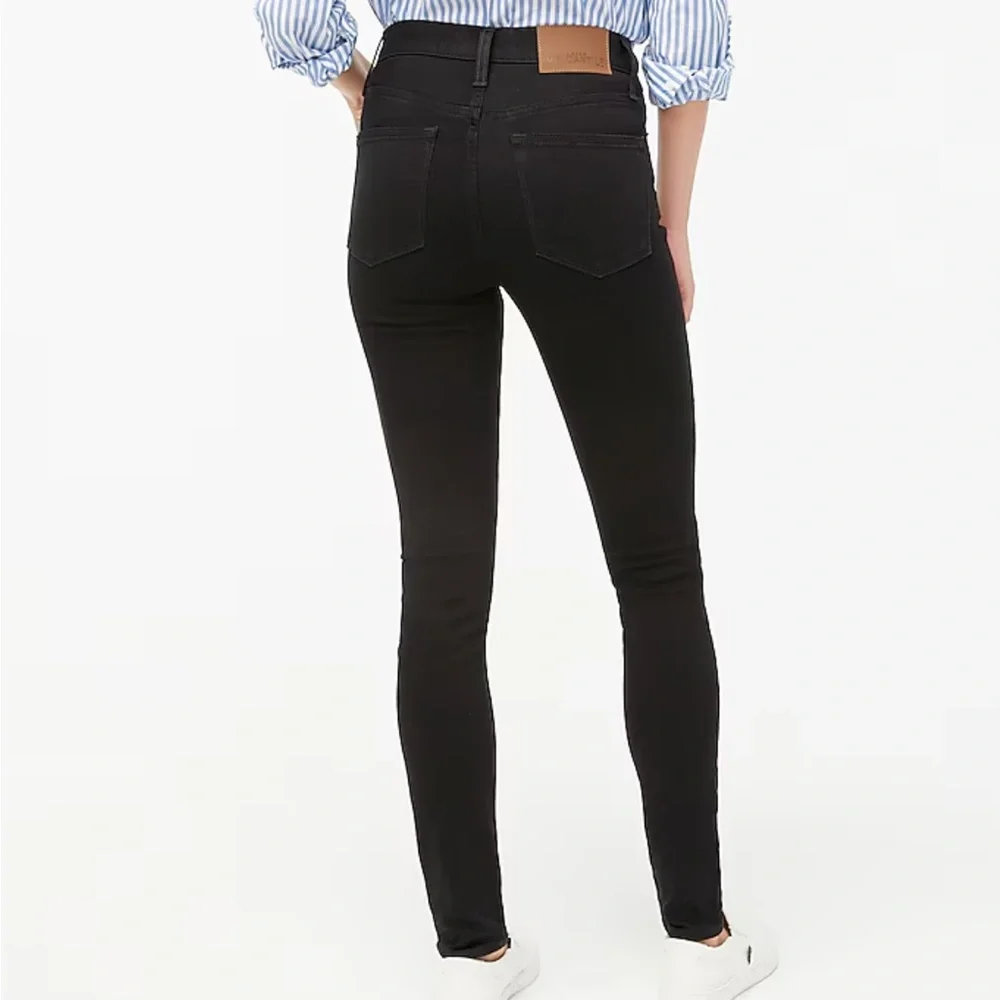 J. Crew size 27